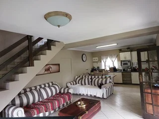 Stunning 2-b/r duplex-apartment on private estate in Gillitts, Kloof with prepaid meters and carport