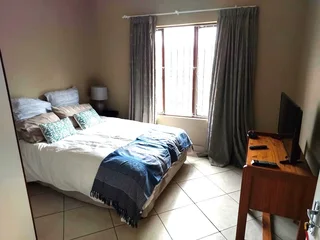 Stunning 2-b/r duplex-apartment on private estate in Gillitts, Kloof with prepaid meters and carport