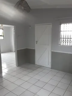 Secure 1-b/r cottage in New Germany with private garden, wi-fi, prepaid meter and pkg. Avail 15 Dec