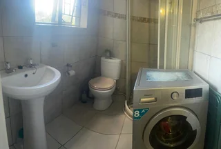 SECURE BACHELOR FLAT TO RENT | STEYNSRUST, SOMERSET WEST | R6000 p/m