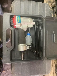 3 x pneumatic nail guns