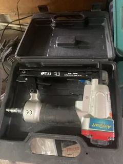 3 x pneumatic nail guns