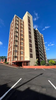 2.5 Bedroom Apartment - R700 000 - Glenmore