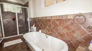 R2290,000 Residential/ Commercial House - Glenwood