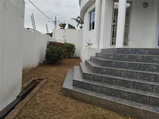 R1850000  - 3 Bedroom House &#43; Granny Cottage