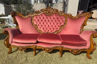 Antique lounge suite