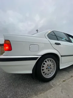 BMW E36 325i