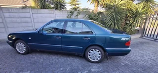 1997 Mercedes E280
