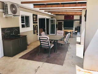 Luxurious 4 bedroom home in Barrydale