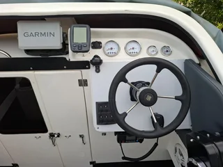 Cabin boat / Cabin cruiser