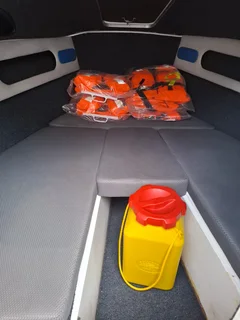 Cabin boat / Cabin cruiser