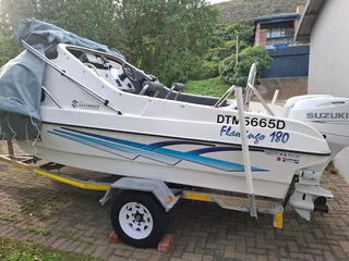 Cabin boat / Cabin cruiser