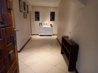 SPACE AND STYLE UNDER ONE ROOF IN KENSINGTON