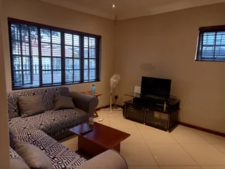 SPACE AND STYLE UNDER ONE ROOF IN KENSINGTON