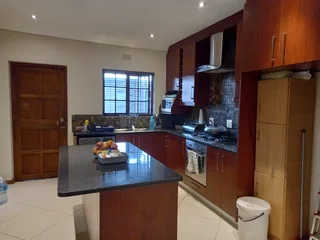 SPACE AND STYLE UNDER ONE ROOF IN KENSINGTON