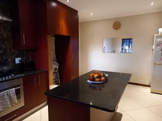 SPACE AND STYLE UNDER ONE ROOF IN KENSINGTON