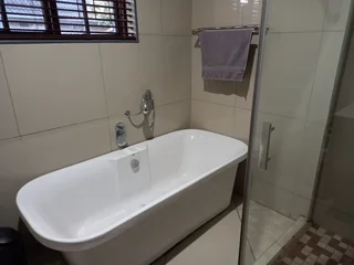 SPACE AND STYLE UNDER ONE ROOF IN KENSINGTON