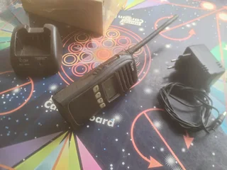 Icom ic f4162s portable uhf 400-470mhz