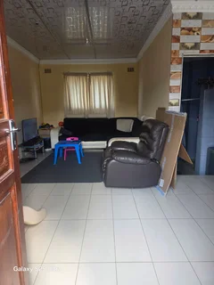 Flat - Umhlatuzana, Collier Avenue