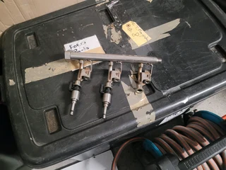 Ford eccoboost 1.0 injector and injector rail