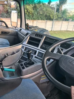 UD 350 Truck Tractor single diff