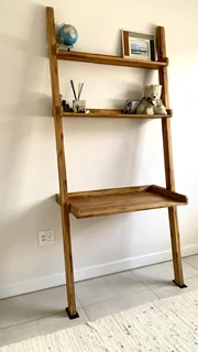 Leaning Desk