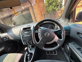 Nissan XTrail 4x2 XE 2013 - R83 000,00 neg