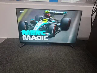 BRAND NEW 43 FRAMELESS SMART TV