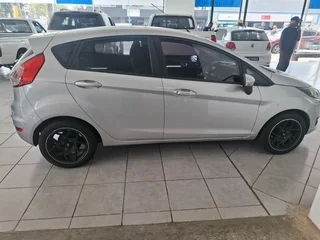 2015 FORD FIESTA 1.4 TRENDLINE 5 DR