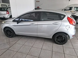 2015 FORD FIESTA 1.4 TRENDLINE 5 DR