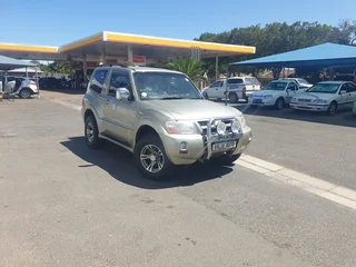 2004 Mitsubishi Pajero 3.8i  GLS SWB AT