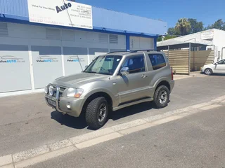 2004 Mitsubishi Pajero 3.8i  GLS SWB AT