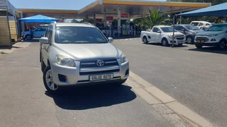 2011 Toyota RAV4 2.2 D-4D GX 4x4 - low km&#39;s