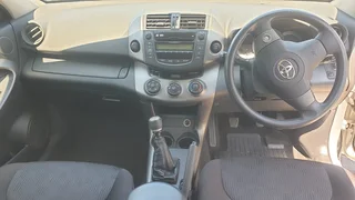 2011 Toyota RAV4 2.2 D-4D GX 4x4 - low km&#39;s