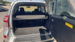 2011 Toyota RAV4 2.2 D-4D GX 4x4 - low km&#39;s