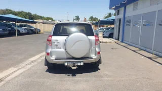 2011 Toyota RAV4 2.2 D-4D GX 4x4 - low km&#39;s