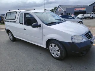 Nissan Np2oo
