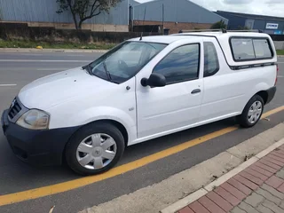 Nissan Np2oo