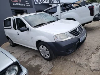 Nissan Np2oo
