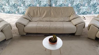 Genuine full leather lounge suit 3.2.1 beautiful condition very comfortable and clean