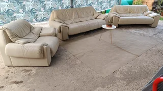 Genuine full leather lounge suit 3.2.1 beautiful condition very comfortable and clean