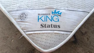 Queen size slumber king mattress and base in great condition and very comfortable and clean