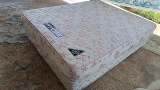 Queen size bed rest assured mattress and base in good condition and very comfortable