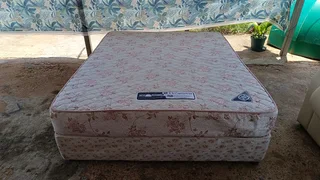 Queen size bed rest assured mattress and base in good condition and very comfortable