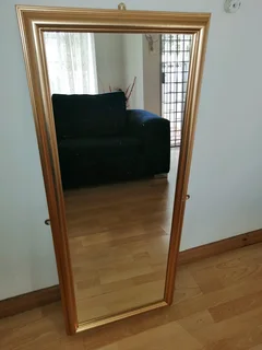 MIRROR ON FRAME
