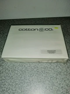 QUEEN DUVET SET WITH PILLOW CASES