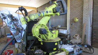 KUKA welding and milling robot for HDPE