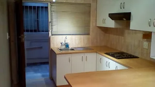 Seperate Entrance / Flatlet (1 Bedroom) In Mountview