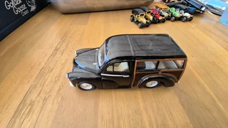 Saico 1/26 Diecast Morris Minor Traveller With Pull Back Motor