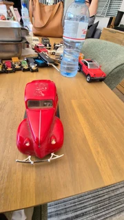 1940 Ford Deluze scale 1/24 collectors item.